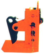 Lifting clamp of the laminated steel plate